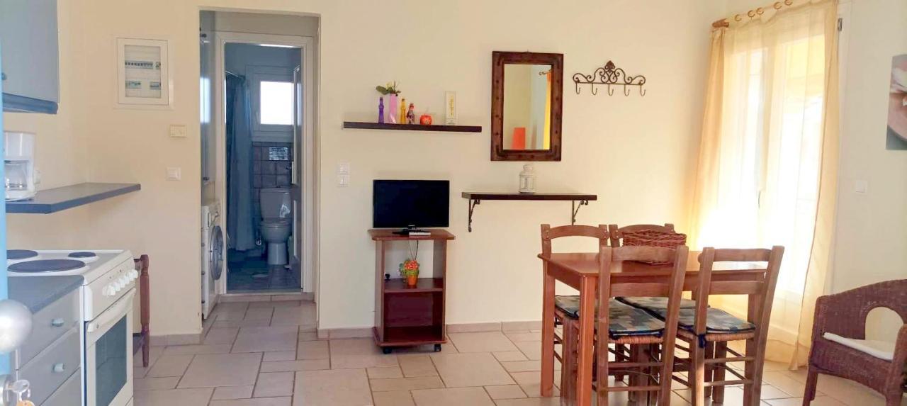 Lourantos Bayside Apartments バティ エクステリア 写真