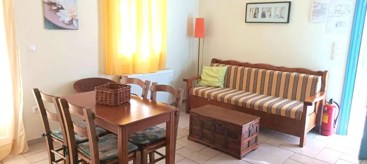 Lourantos Bayside Apartments バティ エクステリア 写真