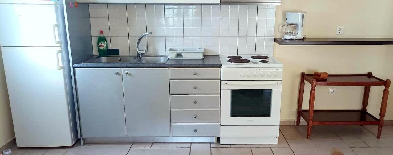 Lourantos Bayside Apartments バティ エクステリア 写真