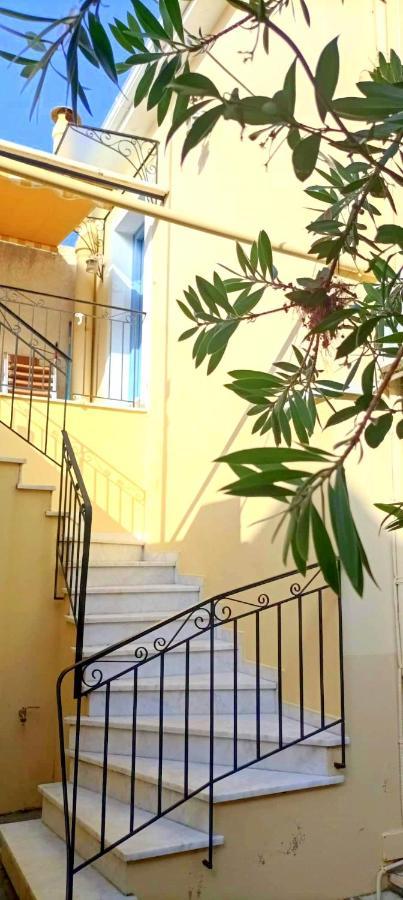 Lourantos Bayside Apartments バティ エクステリア 写真