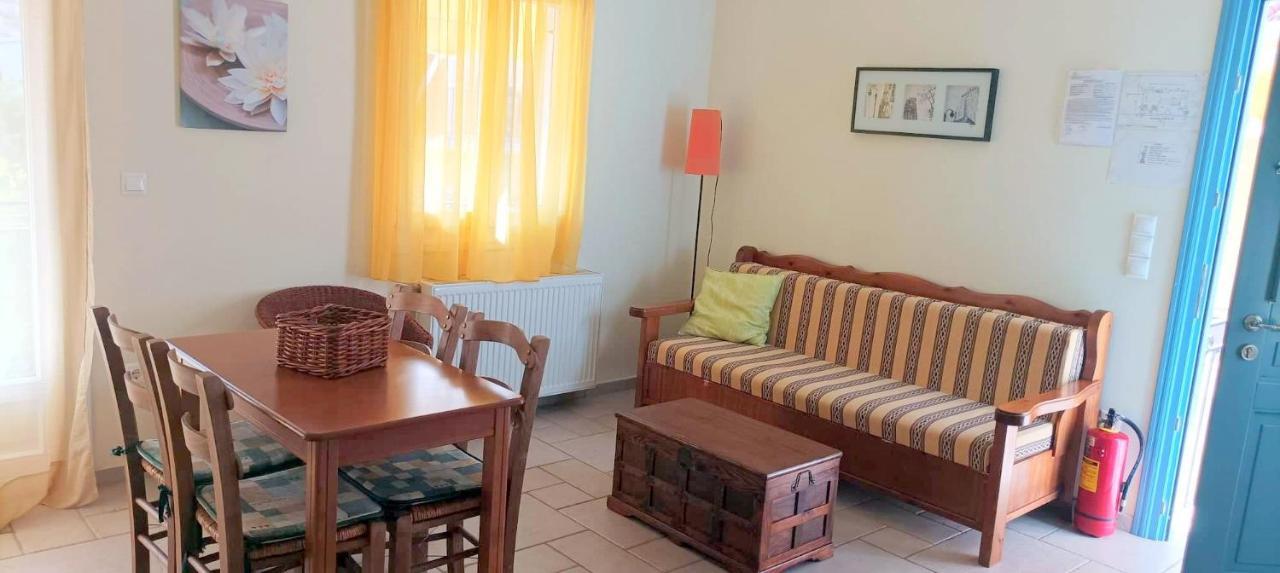 Lourantos Bayside Apartments バティ エクステリア 写真