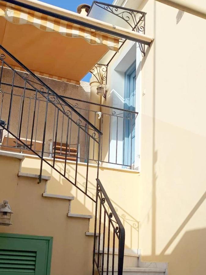 Lourantos Bayside Apartments バティ エクステリア 写真